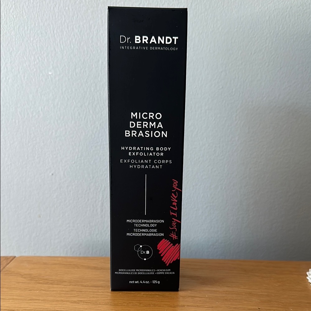Dr. Brandt Microdermabrasion Exfoliator - Black and Red